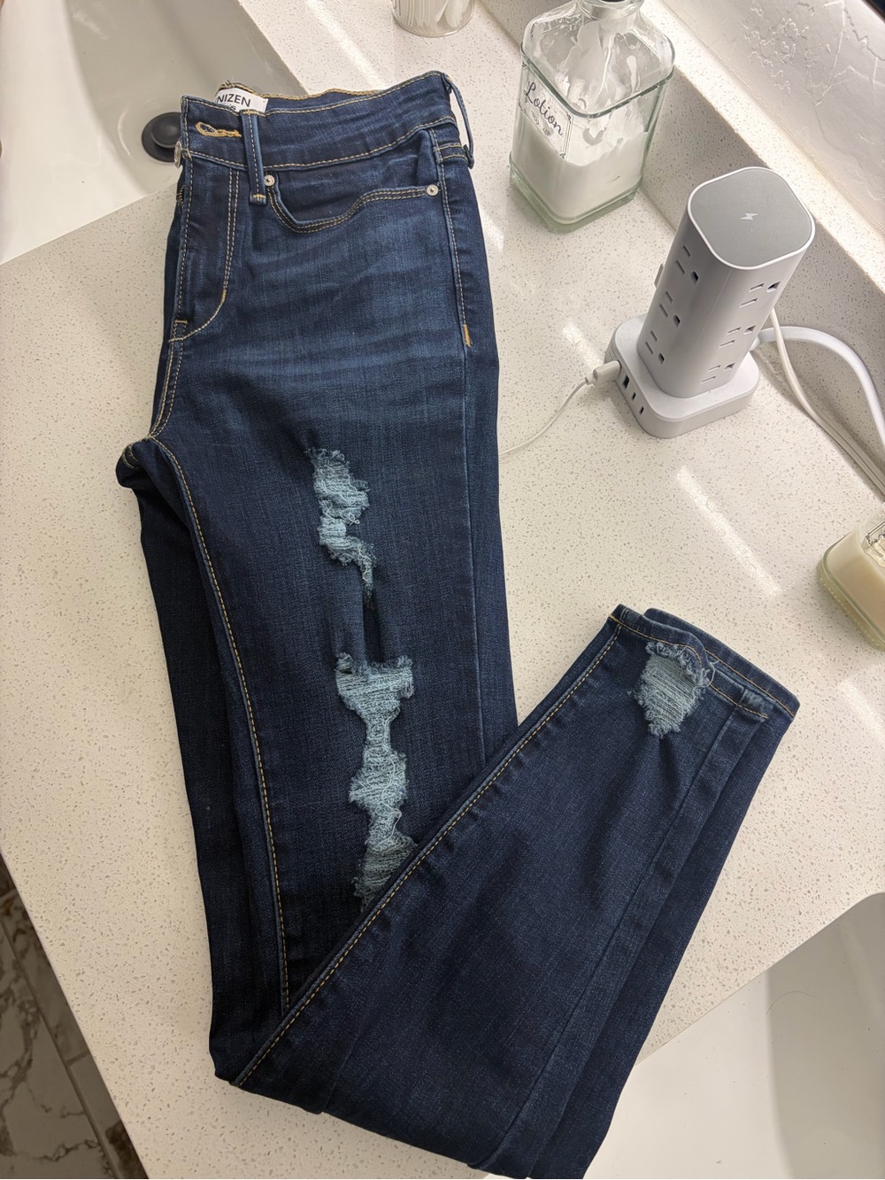 Levi's Dark Blue Distressed Women's Jeans